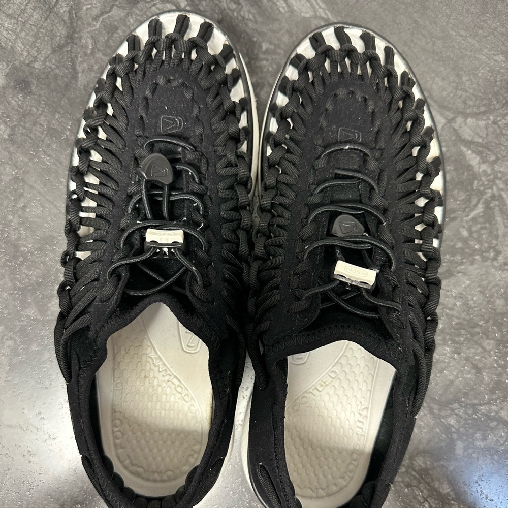 Keen water shoes, women’s size 7, black, like new